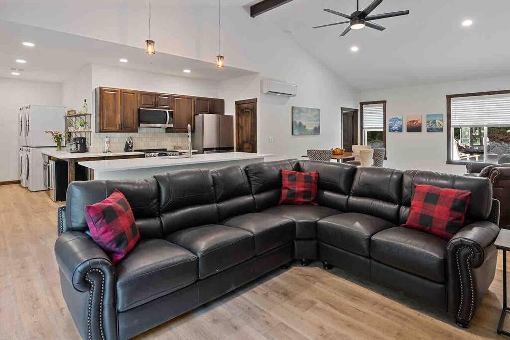 Luxe Mt. Rainier Lodge W/ Hot Tub-Ac-Game Room Ашфорд Екстериор снимка